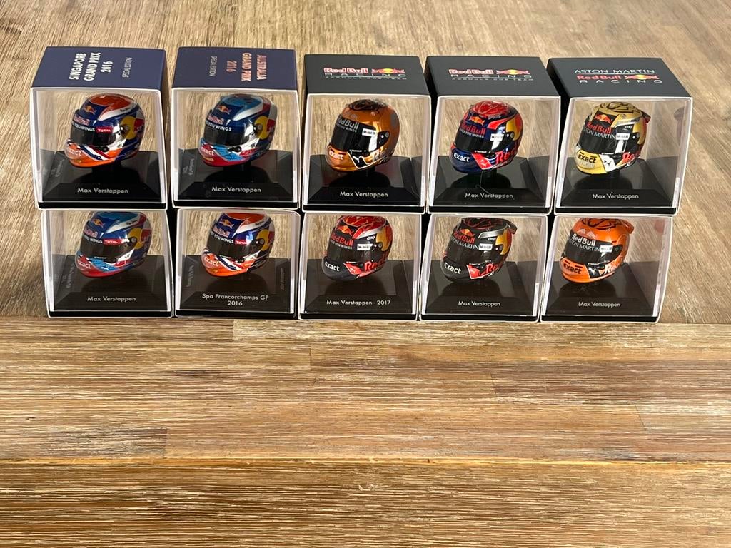 Max Verstappen helmenset 2016-2018 1:8 10 stuks, Ophalen of Verzenden, Nieuw