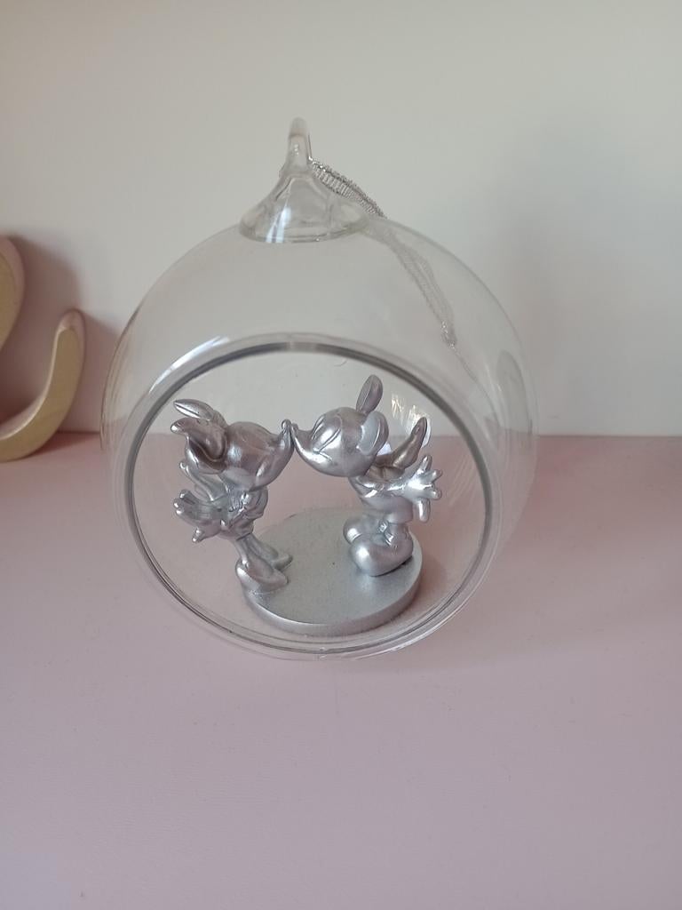 Kerstbal Mickey en Minnie in zilver, Ophalen of Verzenden, Zo goed als nieuw