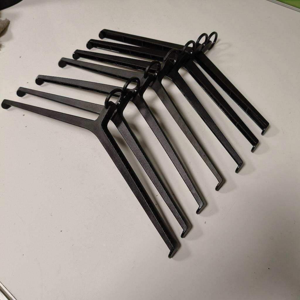 7 kledinghangers breedte 45 cm hangers voor garderoberek, Ophalen, Gebruikt, Kunststof, Volwassenen