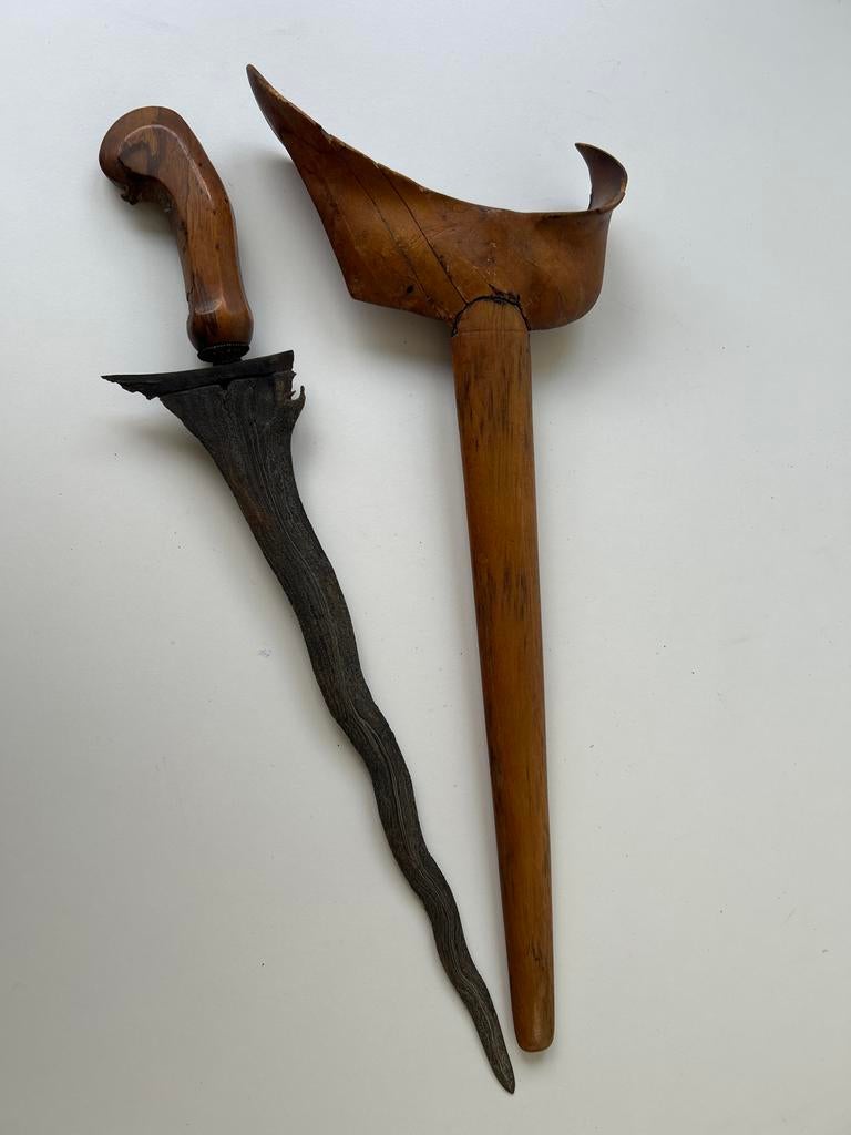 Antieke Indonesische Keris met houten schede en greep, Ophalen of Verzenden