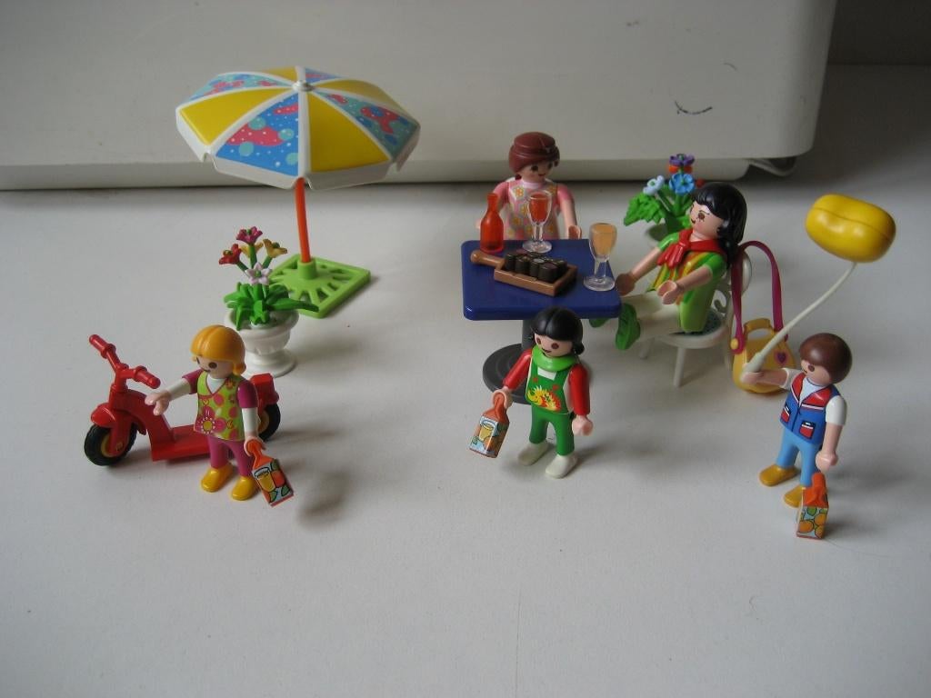 playmobil vriendinnen met kinderen op terras, Ophalen of Verzenden, Zo goed als nieuw