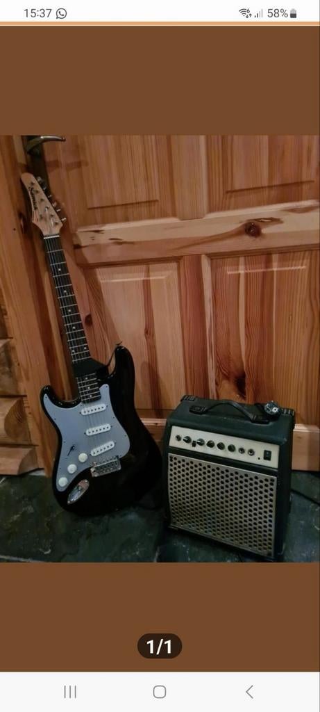 Elektrische gitaar met versterker, Ophalen of Verzenden