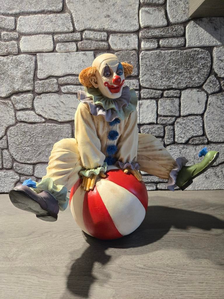 Jun Asilo Clown op bal beeld in originele doos, Verzamelen, Beelden en Beeldjes, Ophalen of Verzenden, Nieuw