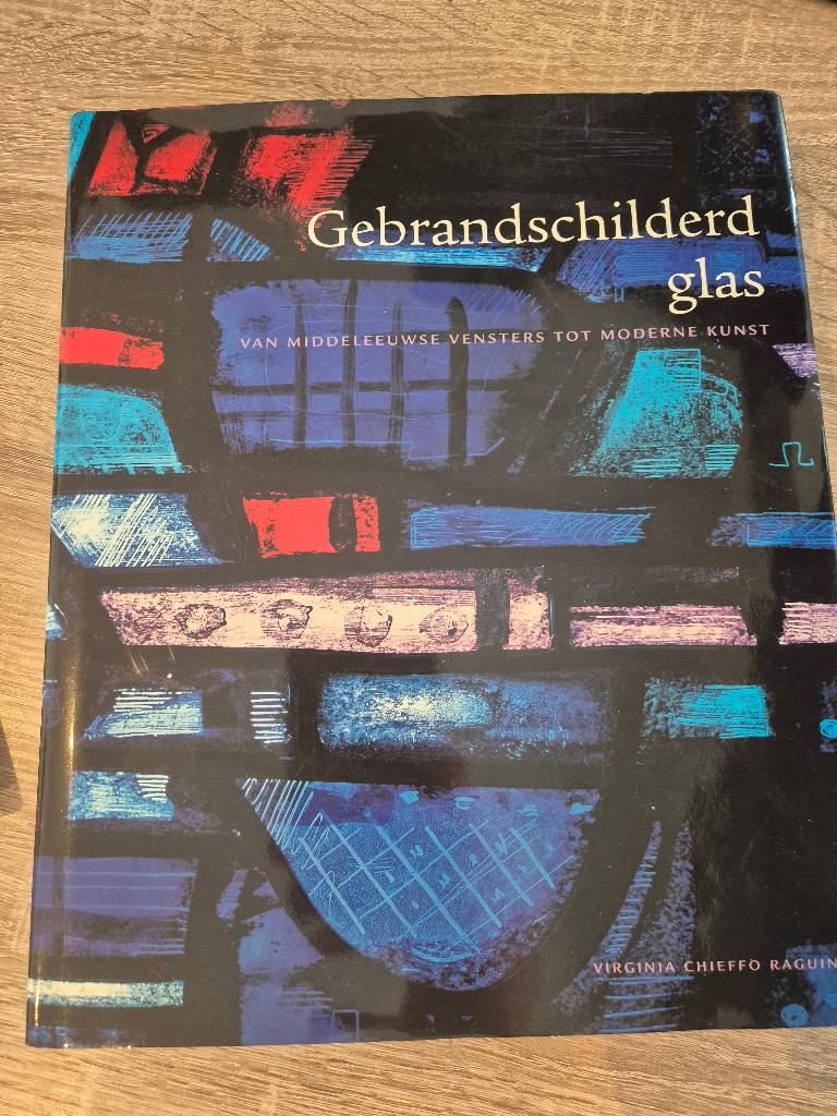 2x boek gebrandschilderd glas, Ophalen of Verzenden, Gelezen, Overige onderwerpen