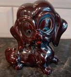 Vintage rood aardewerk beeldje van een hondje (bruine kleur), Ophalen, Zo goed als nieuw
