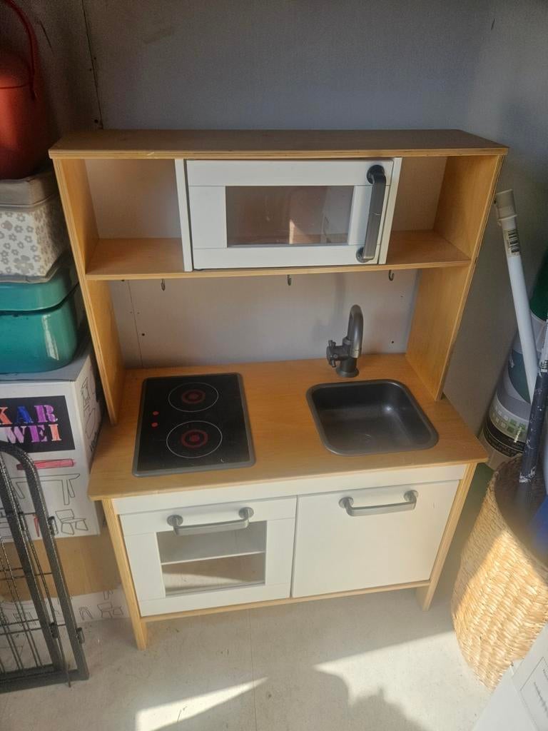 IKEA Speelkeuken DUKTIG met magnetron en kookplaat, Ophalen, Gebruikt, Hout, Speelkeuken