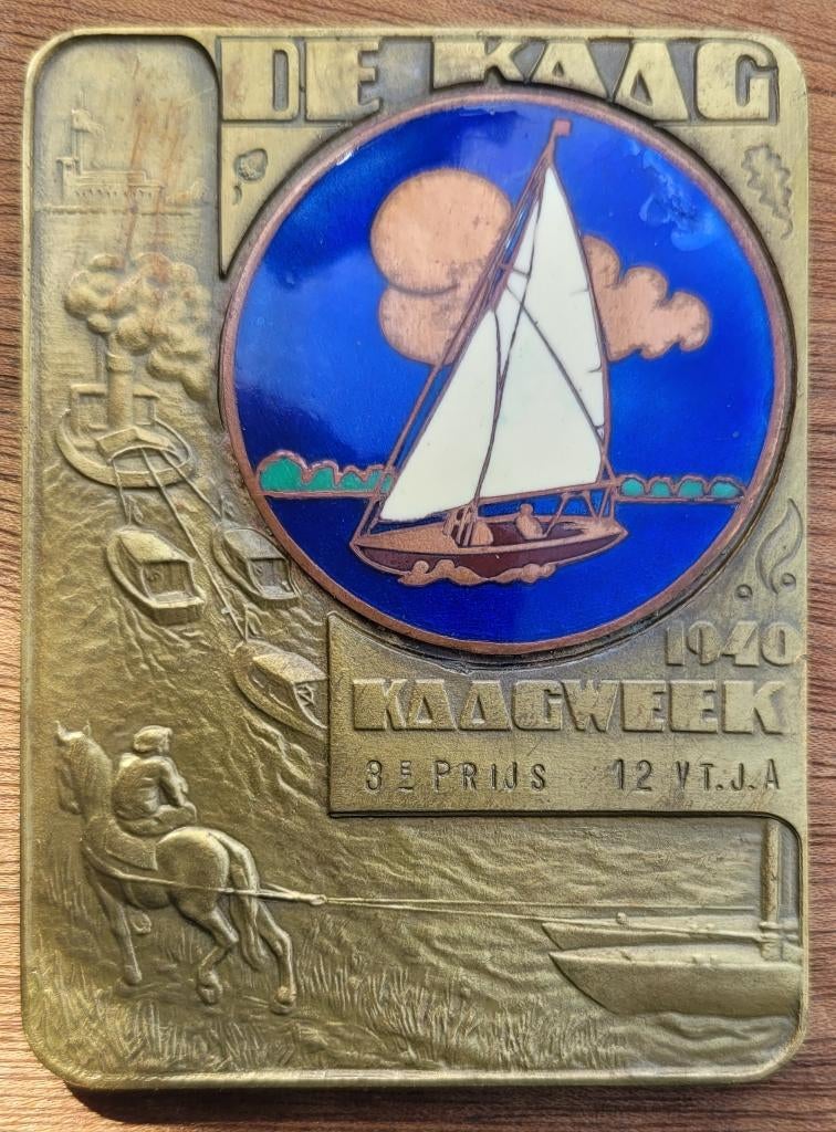 Herinneringsplaquette Brons met Emaille 1940.   Kaagweek., Postzegels en Munten, Penningen en Medailles, Ophalen of Verzenden