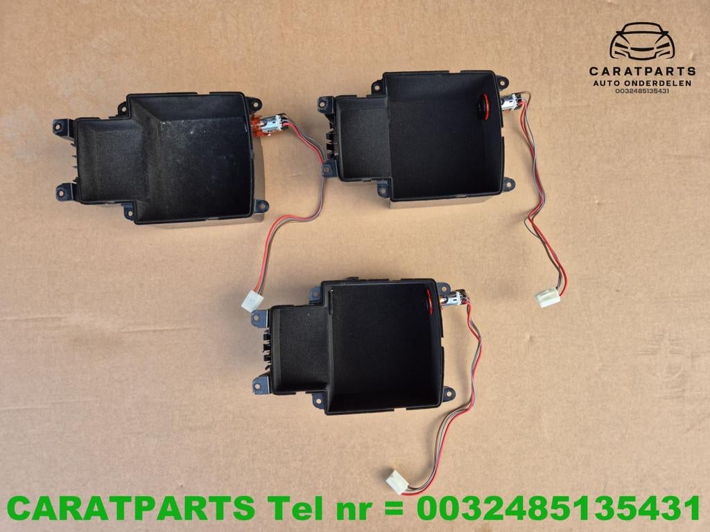 8K0864981D Audi A5 opbergvak A4 12V stekker 12 V aansluiting, Auto-onderdelen, Interieur en Bekleding, Gebruikt, AUDI AG, Auto-Union-Strasse 1
85045  Ingolstadt, DE