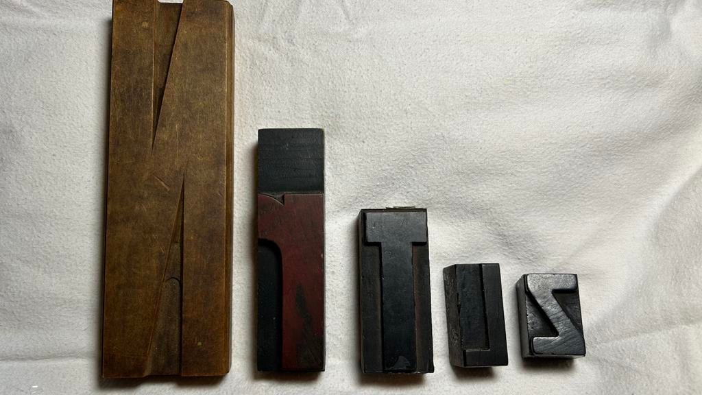 5 x antieke houten drukkerij letters vintage woonaccessoires, Ophalen of Verzenden
