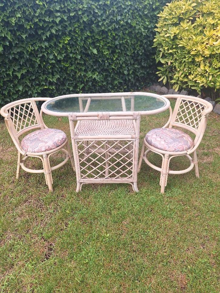 bamboe - rotan tafeltje met 2 stoelen, Huis en Inrichting, Tafels | Bijzettafels, Gebruikt, Rechthoekig, 45 tot 60 cm, Minder dan 55 cm
