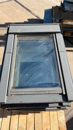 Velux dakraam 55 x 78 incl gootstukken, Ophalen of Verzenden, Zo goed als nieuw, Minder dan 180 cm, Palen
