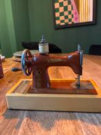 Antieke speelgoed naaimachine, Ophalen of Verzenden