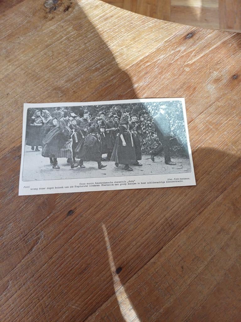Knipsel dierentuin Artis Amsterdam Kinderen Staphorst 1923, Verzamelen, Tijdschriften, Kranten en Knipsels, Ophalen of Verzenden