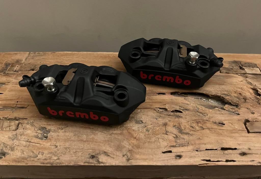 Brembo M4 remklauwen 108mm + Brembo HPK remschijven Suzuki, Motoren, Ophalen of Verzenden, Zo goed als nieuw