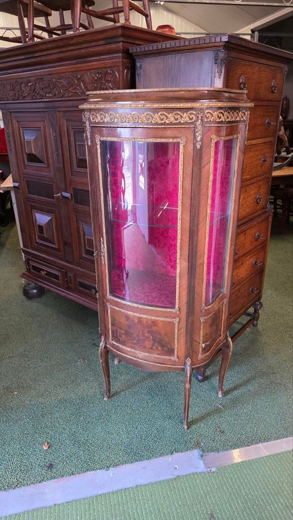 Frans Louis XVI Vitrinekastje met Gebogen Glas en Messing, Ophalen of Verzenden