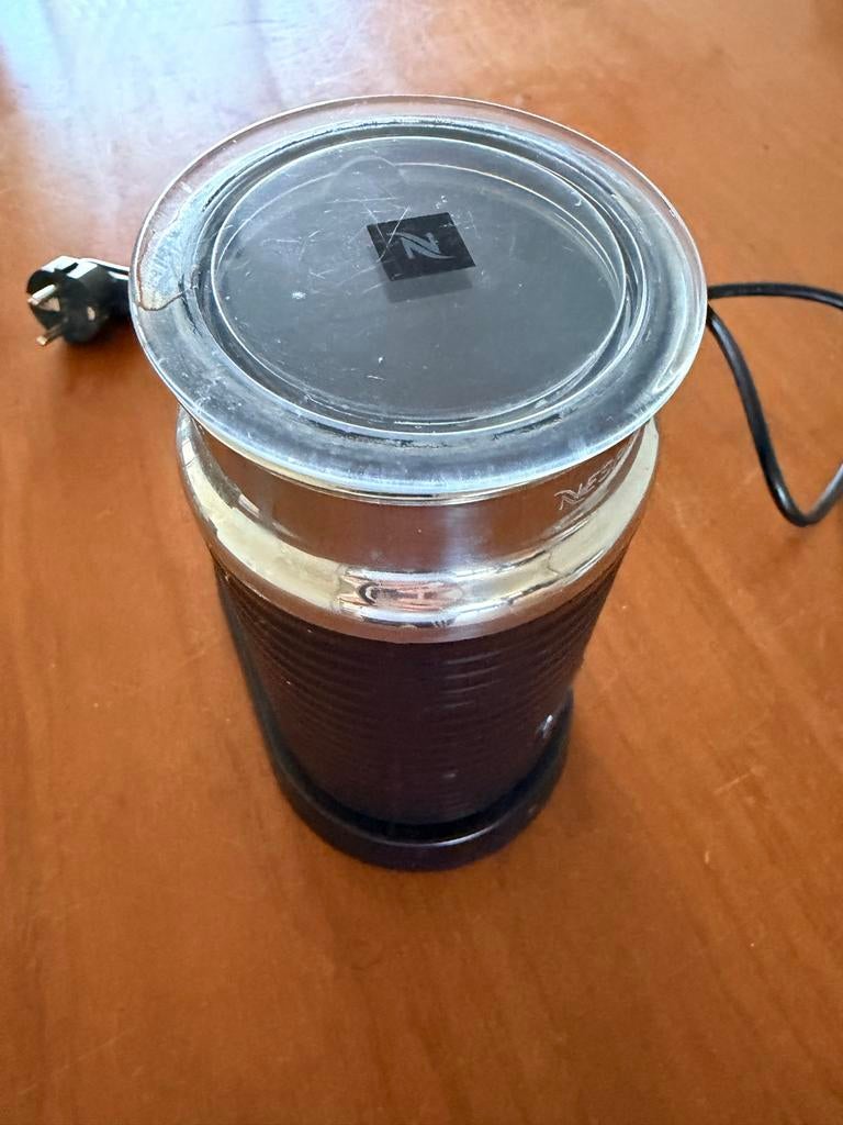 Nespresso Aeroccino Melkopschuimer - Zo goed als nieuw, Witgoed en Apparatuur, Melkopschuimers, Ophalen of Verzenden, Zo goed als nieuw