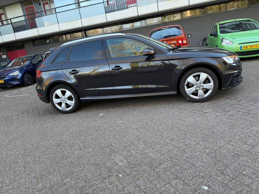 Audi A3 1.4 Tfsi 204pk E-tron Phev S Tronic 2015 Bruin, 4 cilinders, Bruin, Geïmporteerd, 1515 kg