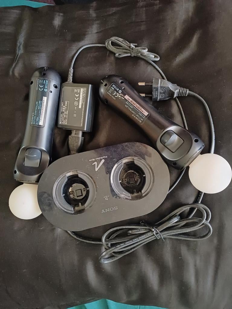 PlayStation Move Wireless Controllers met Oplaadstation, Spelcomputers en Games, Spelcomputers | Sony PlayStation Consoles | Accessoires