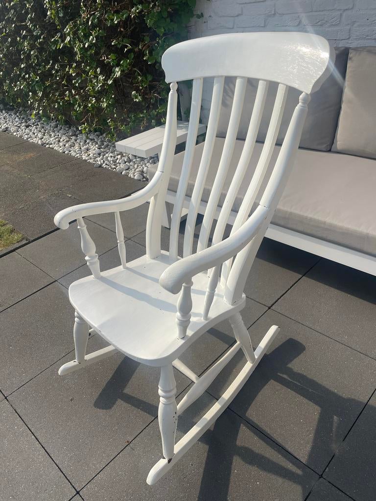 Witte vintage schommelstoel, Huis en Inrichting, Stoelen, Ophalen, Gebruikt, Wit, Eén