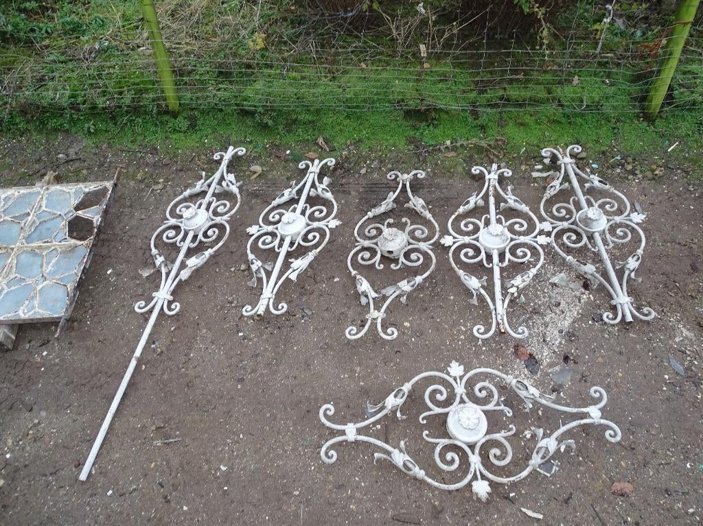 6 maal ornament uit een kerk in belgië rooster, Antiek en Kunst, Ophalen