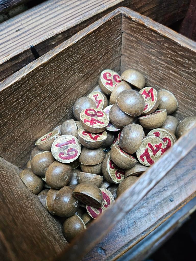 Antiek bingospel met houten cijfers in eiken kistje, Ophalen of Verzenden
