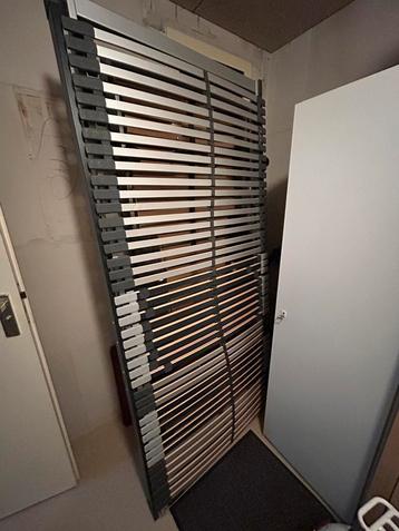 Elektrische verstelbare lattenbodem 2x beschikbaar voor biedingen