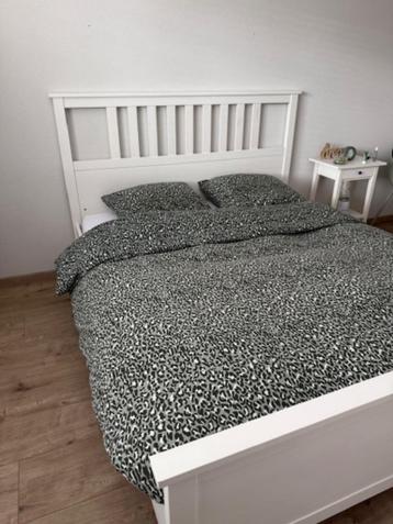 ikea hemnes bedframe 160x200 met 1 nachtkastje - afbeelding 2