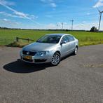 VW Passat 1.6 benzine | 135dkm | Cruise/Airco, Auto's, Volkswagen, Stof, Zwart, 4 cilinders, Blauw