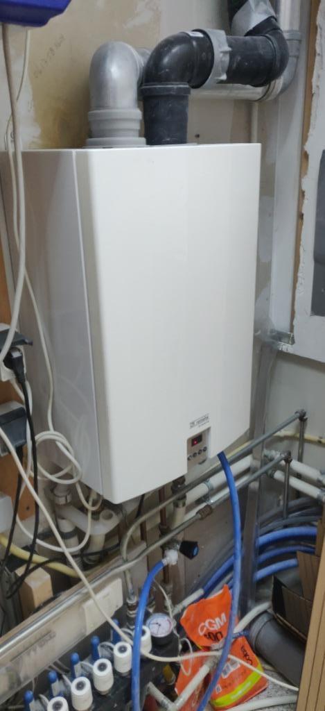 Remeha Avanta cv/warmwater, Doe-het-zelf en Verbouw, Geisers en Boilers, Gebruikt, Geiser, Aardgas, Minder dan 20 liter, 6 t/m 10 jaar oud