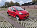 Toyota Aygo 1.0 12V Vvt-i 3DRS MMT 2007 Rood, Auto's, Voorwielaandrijving, 4 stoelen, 68 pk, Origineel Nederlands