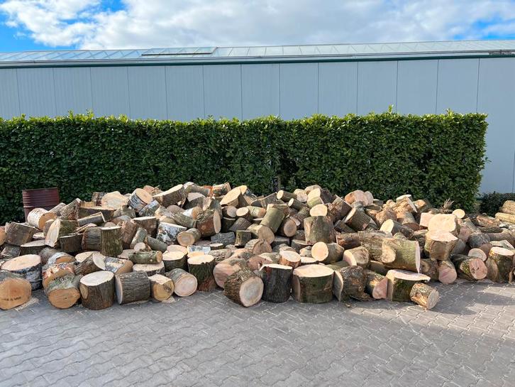 4,8 kuub eiken essen hasrdhout thuisgekomen🪵🪵🪓🪓🔥🔥, Tuin en Terras, Haardhout, Minder dan 3 m³, Verzenden