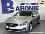 Volvo V60 2.0 T3 Summum, keyless, schuifdak, Stof, Gebruikt, 4 cilinders, Handgeschakeld