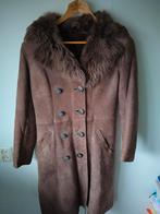 In perfecte staat! Suède bontjas, Kleding | Dames, Jassen | Winter, Ophalen of Verzenden, Zo goed als nieuw, Bruin