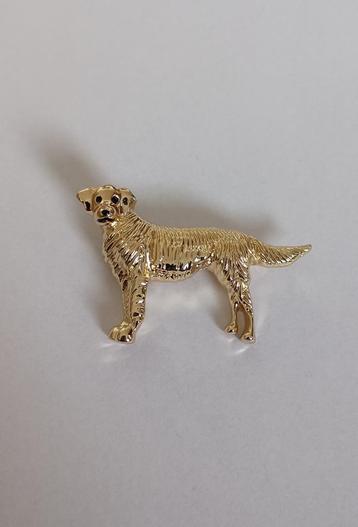 Hondje broche beschikbaar voor biedingen