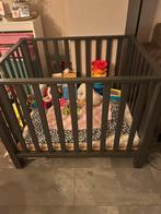 Grijze houten box, Ophalen, Zo goed als nieuw, Vierkant, In hoogte verstelbaar