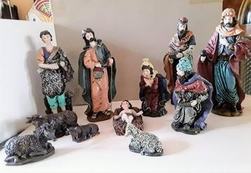 Kerstgroep, beeldengroep van kunststof. Kerstdecoratie.  beschikbaar voor biedingen