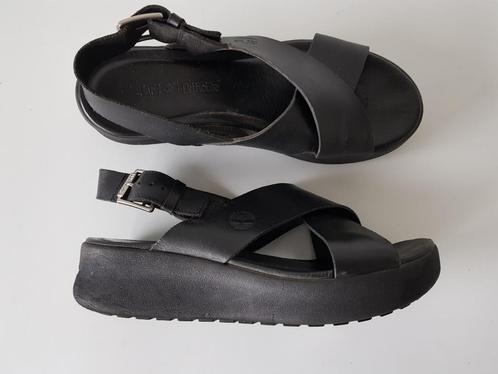 Timberland MAAT 39 mooie zwarte leren sandalen plateau zolen, Kleding | Dames, Schoenen, Zo goed als nieuw, Sandalen of Muiltjes