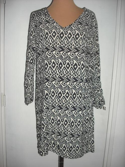 jurkje maat large merk : Akoz, Kleding | Dames, Jurken, Zo goed als nieuw, Maat 42/44 (L), Zwart, Boven de knie, Verzenden