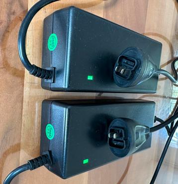 2 ORIGINEEL STELLA OPLADERS ELEKTRISCH FIETSEN (TYPET 3) beschikbaar voor biedingen