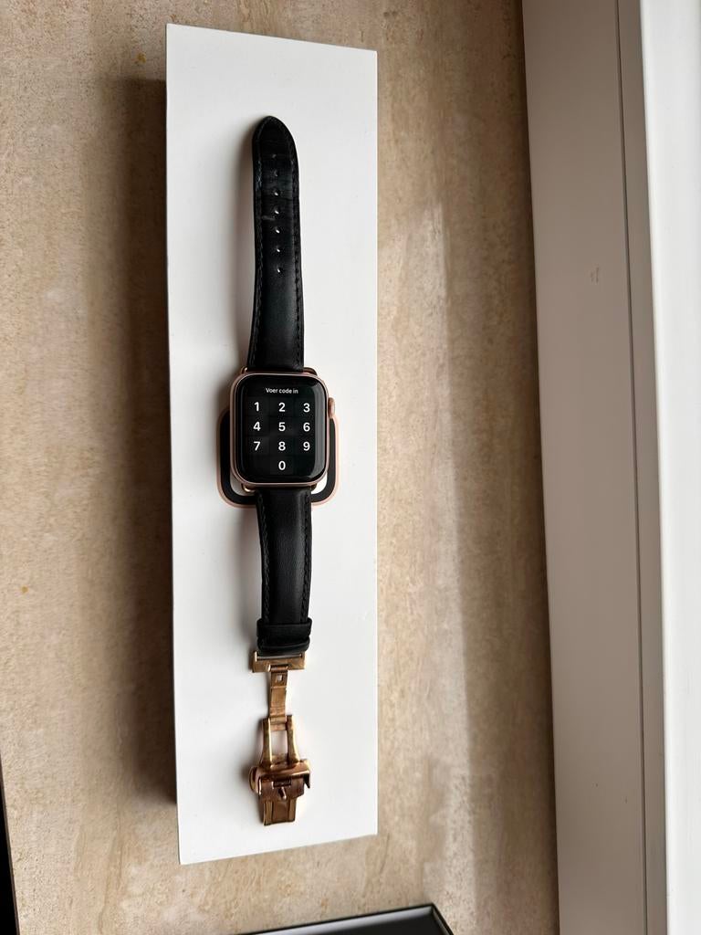 Apple Watch Series 4 (GPS) 40mm, Verzenden, Zwart, IOS, Waterdicht