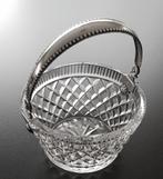 Een kristallen suikerbakje met Nederlands  zilveren hengsel., Antiek en Kunst, Ophalen of Verzenden, Zilver