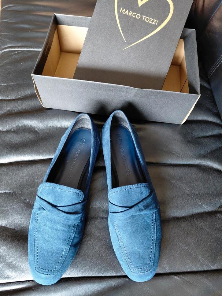 Mooie damesschoenen maat 42 (vrijwel nieuw), Kleding | Dames, Schoenen, Zo goed als nieuw, Sneakers of Gympen, Ophalen of Verzenden