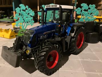 fendt 820 vario UH 1:32 beschikbaar voor biedingen