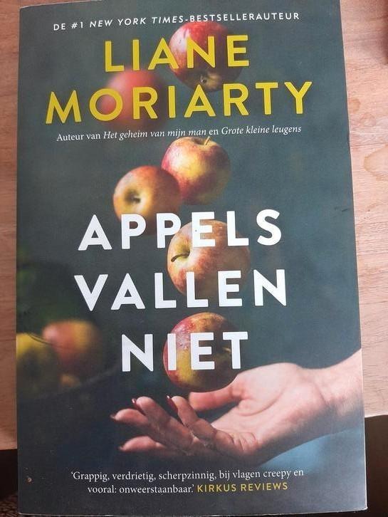 Liane Moriarty - Appels vallen niet, Boeken, Literatuur, Zo goed als nieuw, Ophalen of Verzenden
