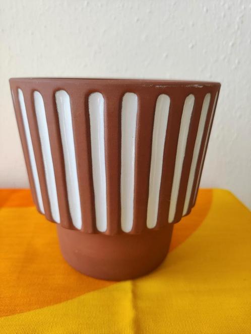 Prachtige vintage terracotta bloempot, Tuin en Terras, Bloempotten, Zo goed als nieuw, Minder dan 25 cm, Rond, Verzenden