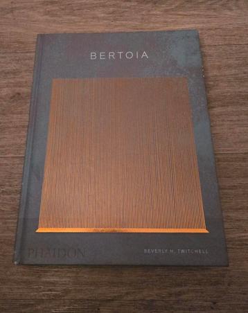 Harry Bertoia designer; meubels, sieraden, beeldhouwwerk,  beschikbaar voor biedingen