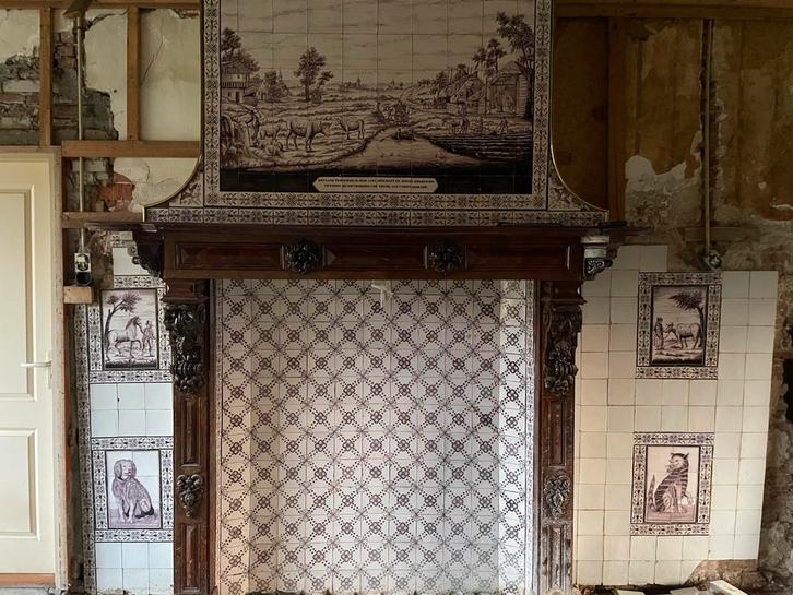 Antieke tegelschouw met bijpassende tegelpanelen, Antiek en Kunst, Kunst | Overige Kunst, Ophalen