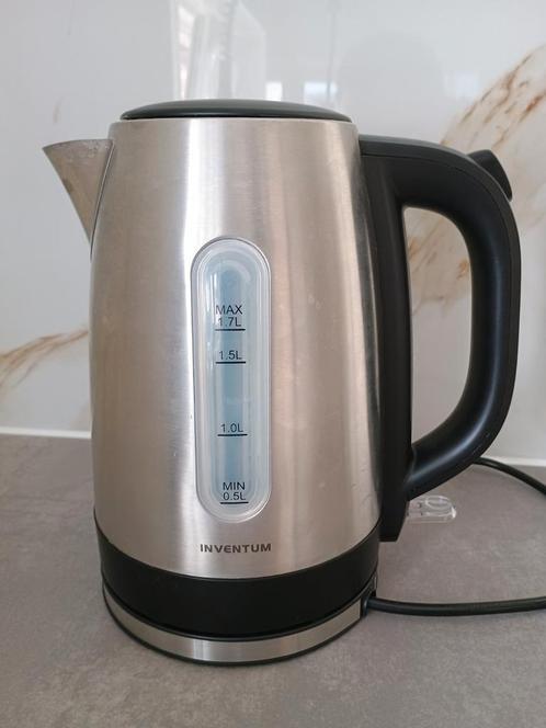 Zeer nette Inventum Waterkoker 1,7 L, Witgoed en Apparatuur, Waterkokers, Zo goed als nieuw, Draadloos, Rvs, Ophalen of Verzenden