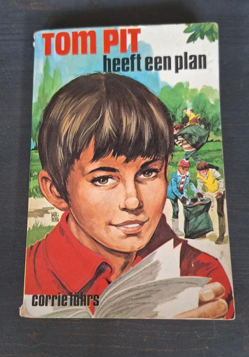 Tom Pit heeft een plan - Corrie Lührs, Boeken, Kinderboeken | Jeugd | 10 tot 12 jaar, Gelezen, Fictie, Ophalen of Verzenden