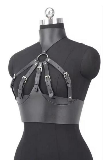Spannende Top met Mooie Straps, tm 4XL beschikbaar voor biedingen